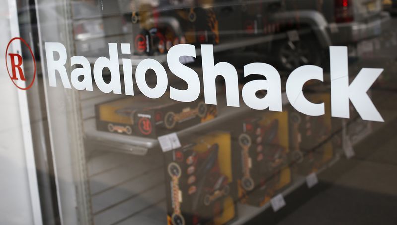 © Reuters. File photo of the exterior of a RadioShack store is seen in the Queens borough of New York