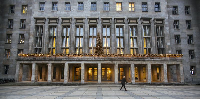 © Reuters. The German finance ministry, build during the Nazi period as  Reichsluftfahrtministerium is decorated with a christmas tree in Berlin