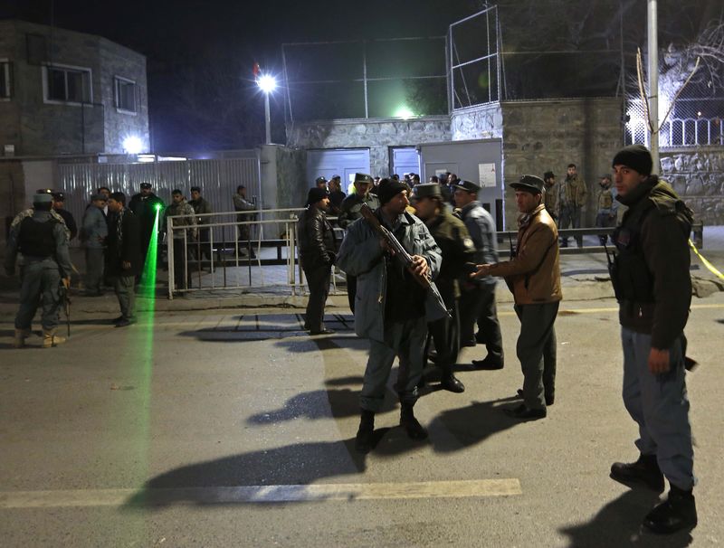 © Reuters. مفجر انتحاري يهاجم مدرسة يديرها فرنسيون في العاصمة الافغانية