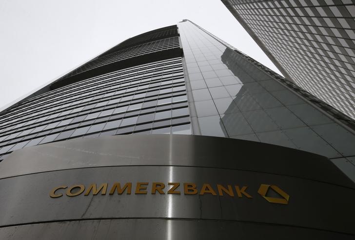 © Reuters. The headquarters of the Commerzbank AG is pictured before the bank's annual news conference in Frankfurt