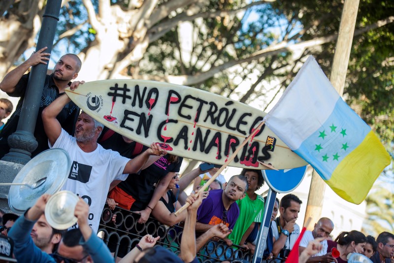 © Reuters. España tienta a regiones y propietarios con un impuesto a hidrocarburos