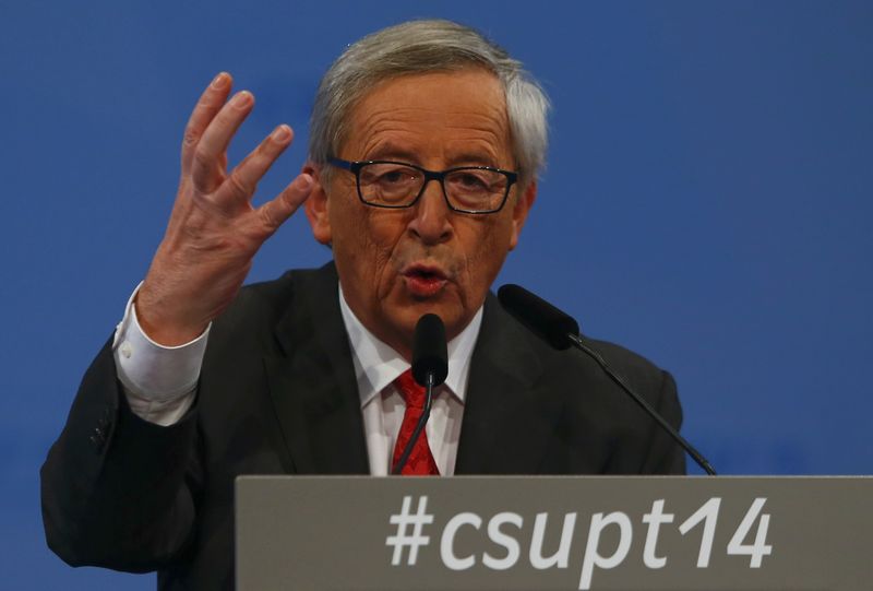 © Reuters. European Commission President Juncker addresses the CSU party congress in Nueremberg