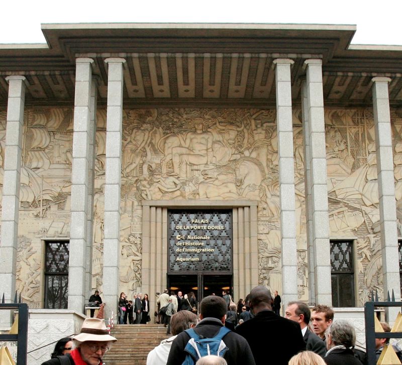 © Reuters. FRANÇOIS HOLLANDE VA INAUGURER LE MUSÉE DE LIMMIGRATION, SEPT ANS APRÈS SON OUVERTURE