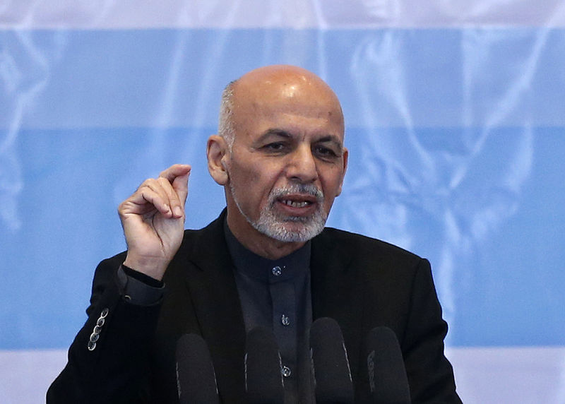 © Reuters. الرئيس الأفغاني يتعهد باجراء تغييرات أمنية بعد تصاعد هجمات طالبان