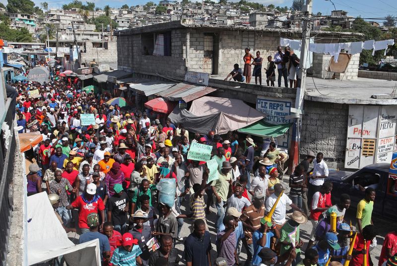 © Reuters. استقالة رئيس وزراء هايتي لوران لاموث وسط احتجاجات