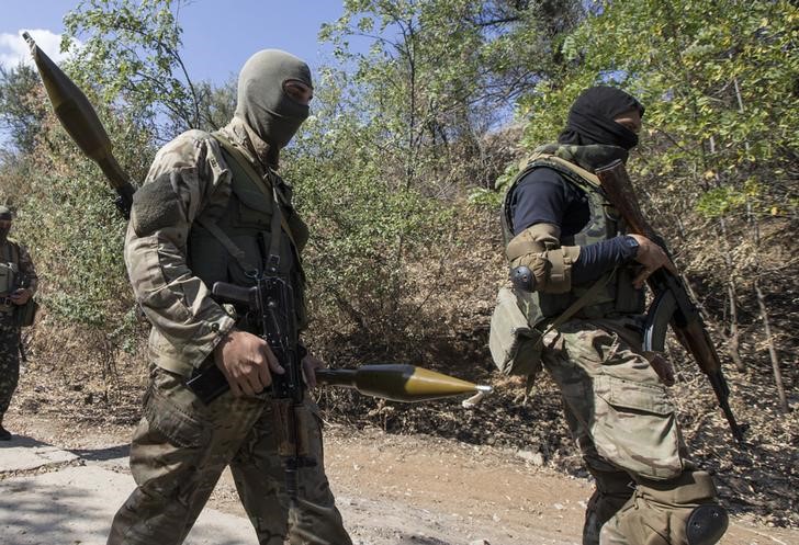 © Reuters. Soldados ucranianos do batalhão de voluntários Shakhtarsk durante treinamento