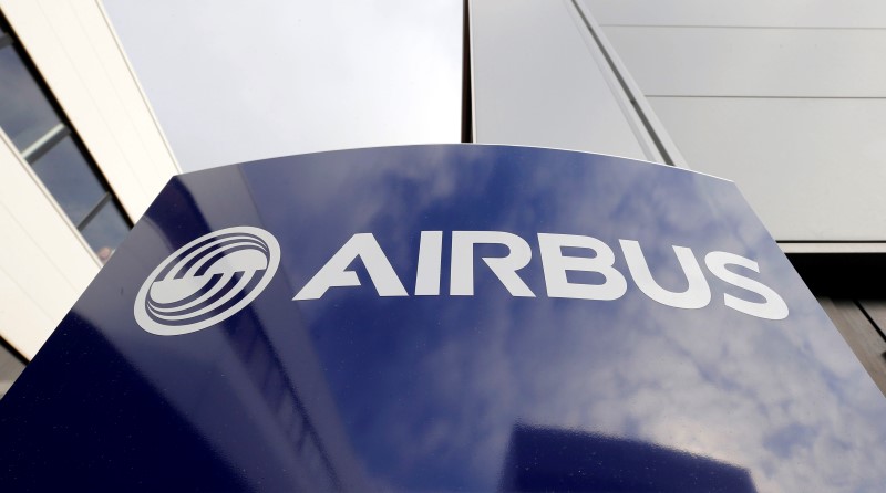 © Reuters. Airbus's logo is pictured at Airbus headquarters in Toulouse