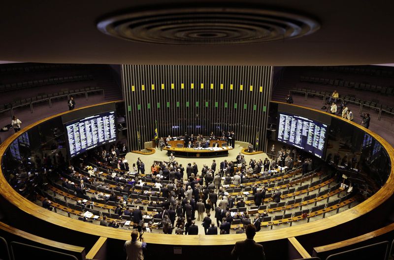 © Reuters. Vista-geral do plenário da Câmara dos Deputados, no Congresso Nacional, Brasília