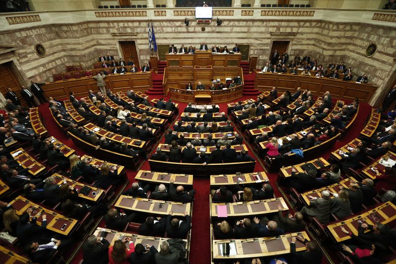 © Reuters. Vista geral do Parlamento grego durante votação