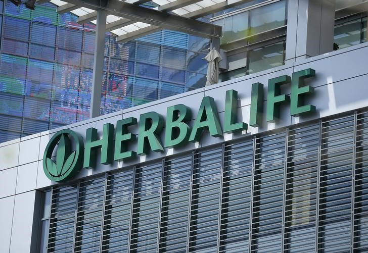© Reuters. The Herbalife logo is seen on a building housing some of their offices in downtown Los Angeles, California