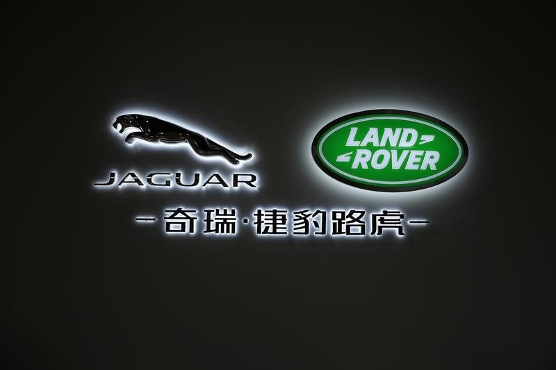 © Reuters. A Jaguar Land Rover logo is seen on the building inside the Chery Jaguar Land Rover plant in Changshu