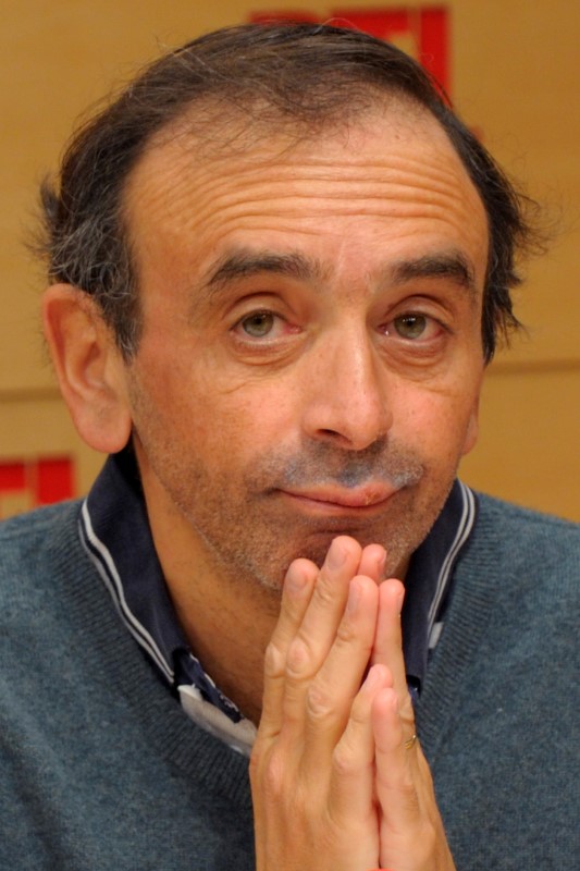 © Reuters. DES ASSOCIATIONS APPELLENT LES MÉDIAS À CESSER LEUR COLLABORATION AVEC ERIC ZEMMOUR