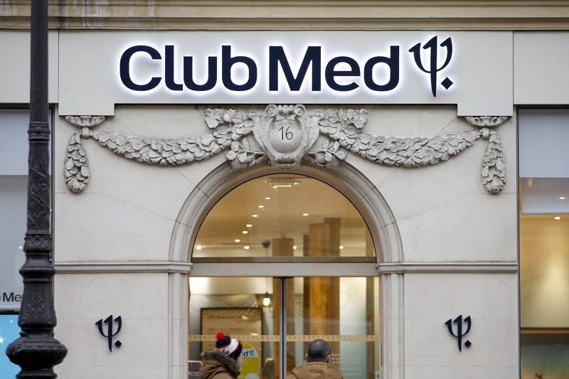 © Reuters. A logo is seen on a Club Med travel agency in Paris