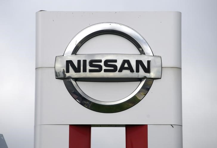 © Reuters. The Nissan logo sign is seen outside a Nissan auto dealer in Broomfield, Colorado