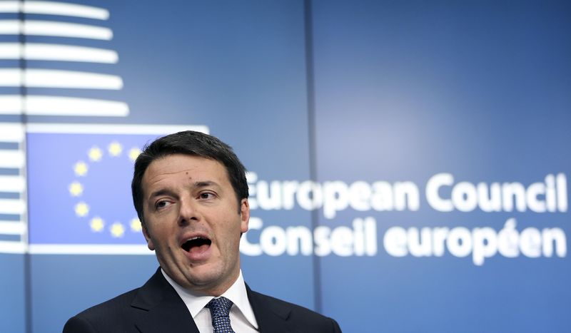 © Reuters. Italy's PM Renzi addresses a news conference following a EU leaders summit in Brussels