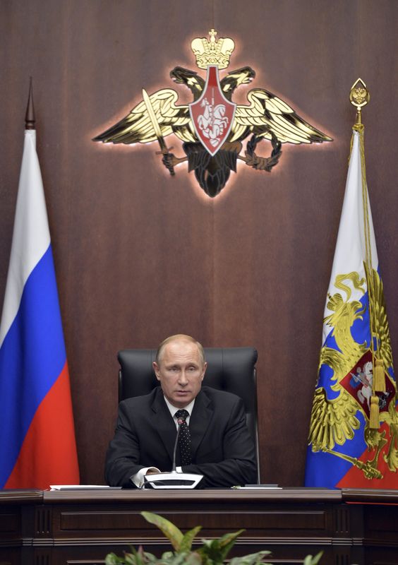 © Reuters. بوتين يدعو إلى تحسين أجهزة المخابرات الروسية لمواجهة "التحديات الحديثة"