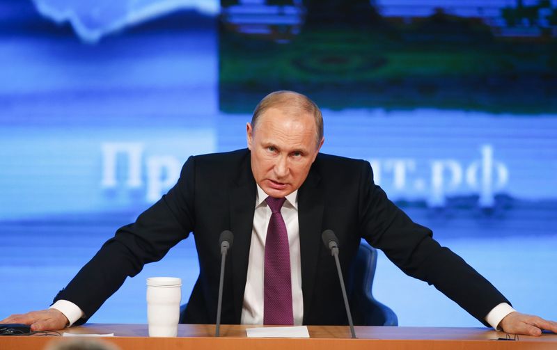 © Reuters. Russian President Putin attends his annual end-of-year news conference in Moscow