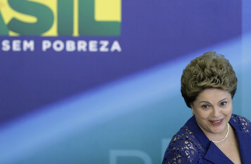 © Reuters. Presidente Dilma Rousseff durante café da manhã com jornalistas no Palácio do Planalto em 22 de dezembro de 2014.