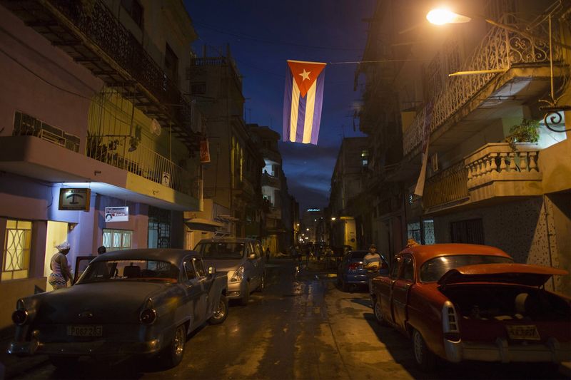 © Reuters.  Disidentes cubanos, divididos sobre histórico acuerdo entre su país y EEUU