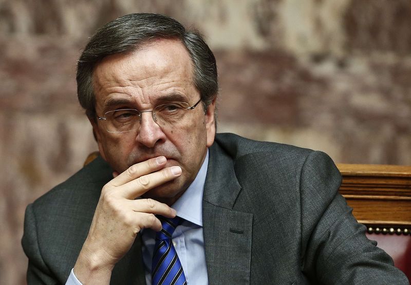 © Reuters. Premiê grego, Antonis Samaras, durante eleição presidencial no Parlamento