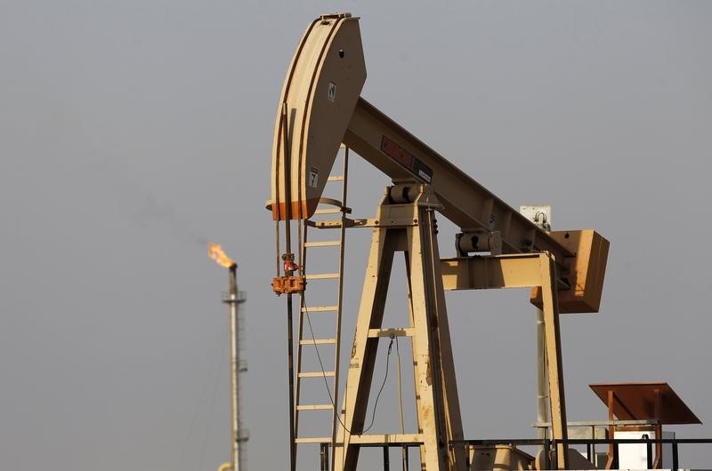 © Reuters. Máquina de bombeamento de petróleo, em Sakhir, Bahrain