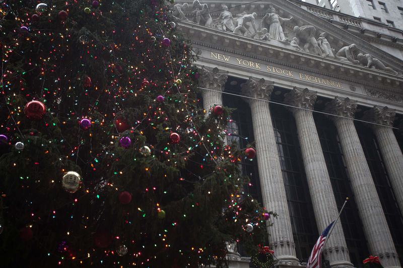 © Reuters. The exterior of the New York Stock Exchange is pictured with a Christmas tree in front of it in the Manhattan Borough of New York