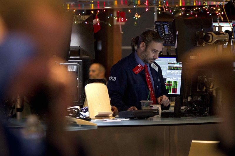 © Reuters. ارتفاع الأسهم الأمريكية بعد موجة صعود على مدى 5 أيام