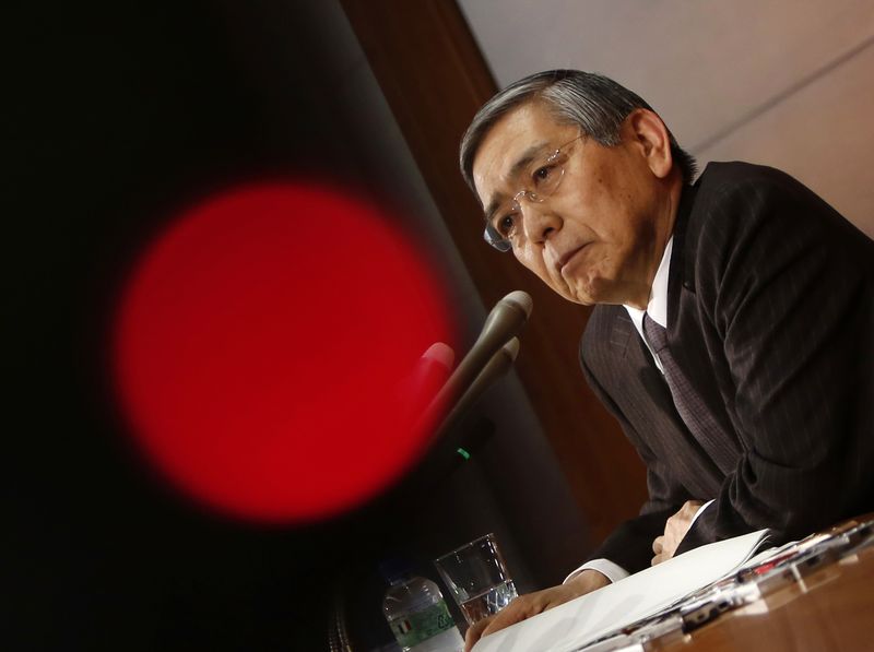 © Reuters. Bank of Japan Governor Kuroda attends a news conference at the BOJ headquarters in Tokyo