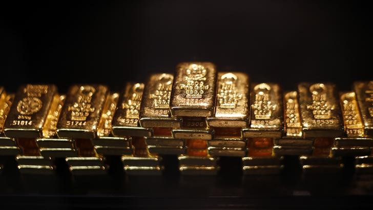© Reuters. Золотые слитки в сейфе ProAurum в Мюнхене