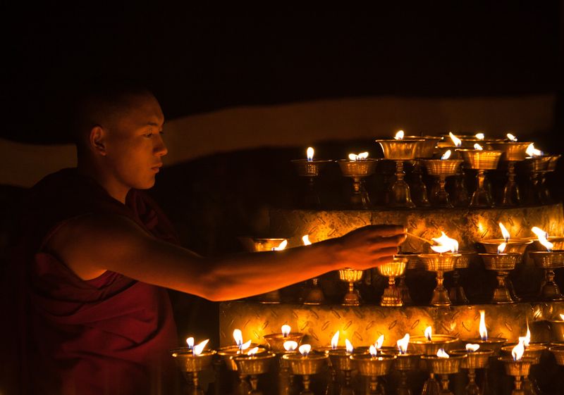 © Reuters. Monge tibetano em Lhasa, na Região Autônima do Tibete