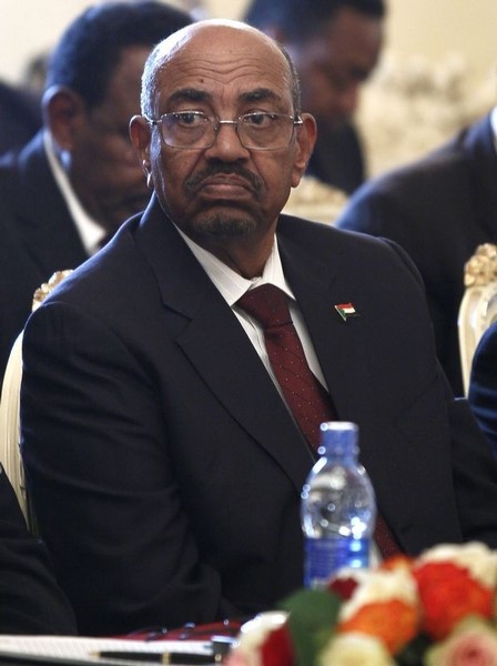 © Reuters. السودان يدافع عن قرار طرد اثنين من مسؤولي الأمم المتحدة