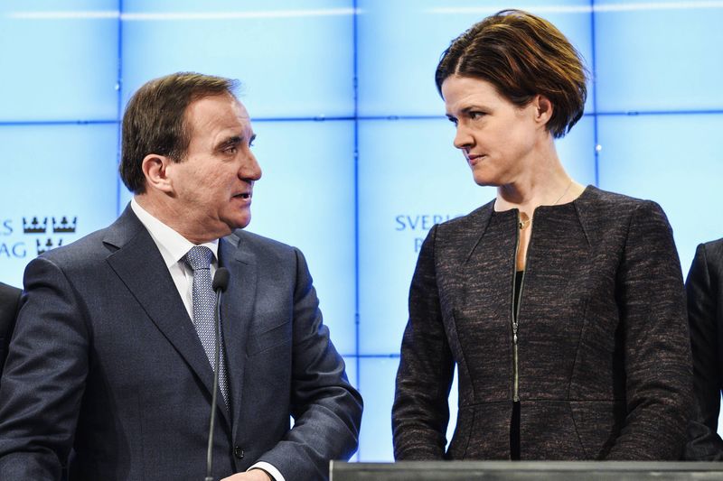 © Reuters. Sweden's PM Lofven and Moderate Party leader-elect Batra speak during a news conference at the Swedish Parliament in Stockholm