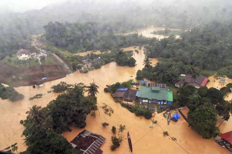 © Reuters. An aerial view of flooded streets of the National Park in Kuala Tahan, Pahang