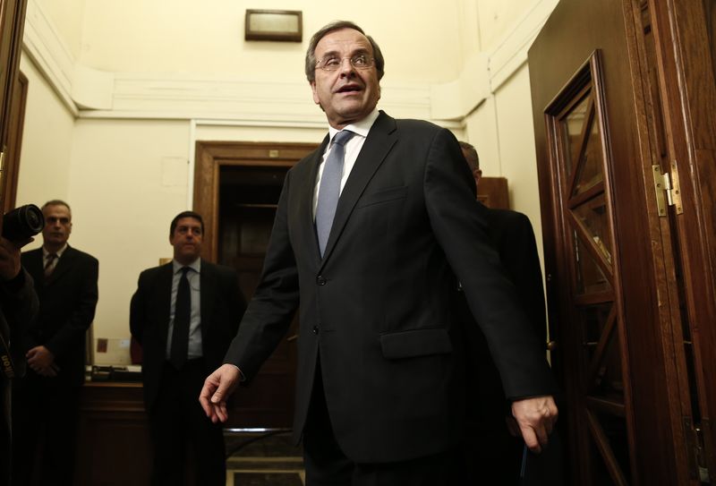 © Reuters. Greece's Prime Minister Samaras arrives for a cabinet meeting following the last round of a presidential vote in Athens