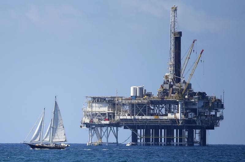 © Reuters. Offshore oil platform is seen in Huntington Beach