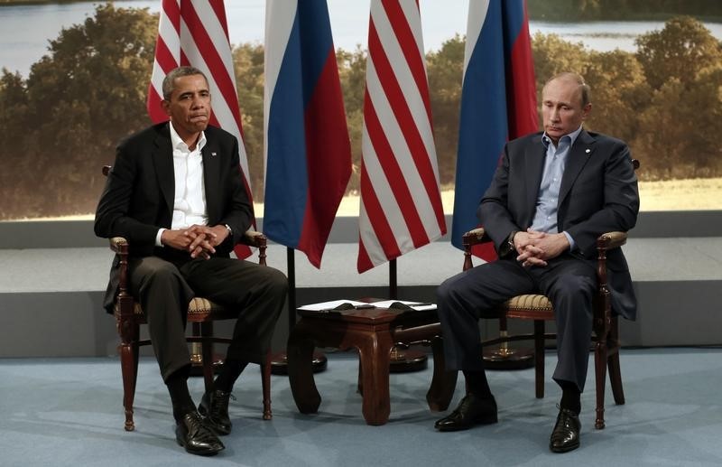 © Reuters. Presidente dos EUA, Barack Obama, e da Rússia, Vladimir Putin, durante reunião de cúpula do G8 na Irlanda do Norte