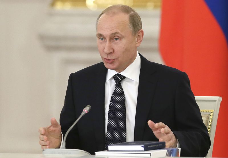 © Reuters. Presidente da Rússia, Vladimir Putin, em reunião com gabinete