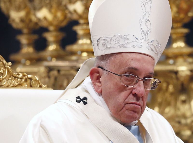 © Reuters. البابا يحث على محاربة العبودية الحديثة والاتجار بالبشر