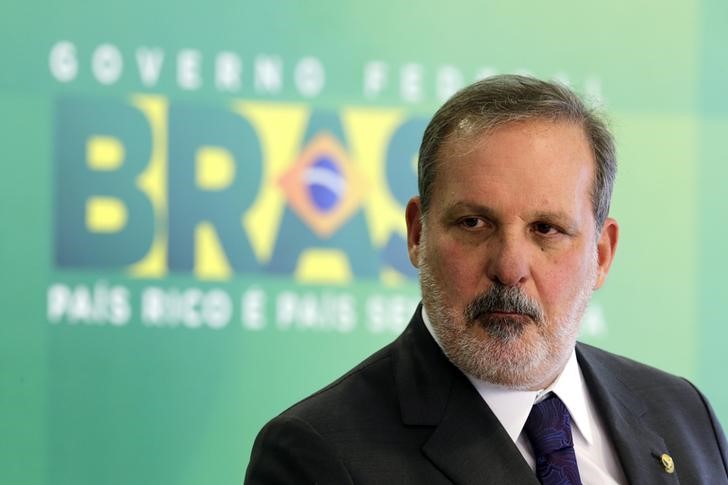 © Reuters. Novo ministro do Desenvolvimento, Indústria e Comercio Exterior, Armando Monteiro, durante coletiva de imprensa em Brasília