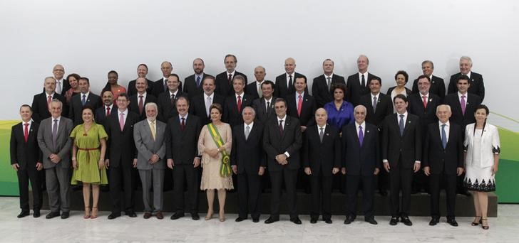 © Reuters. Presidente Dilma Rousseff com novo ministério