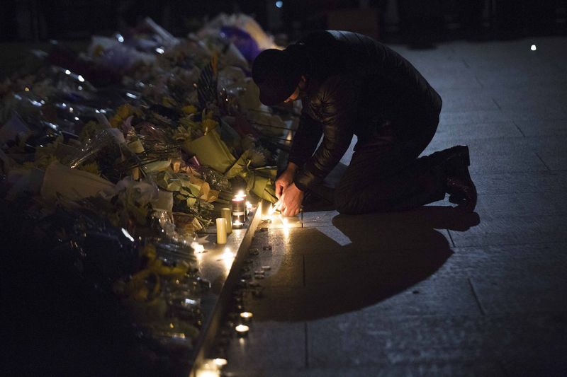 © Reuters. La estampida mortal en Shanghái no se debió a dinero falso, segun la policía