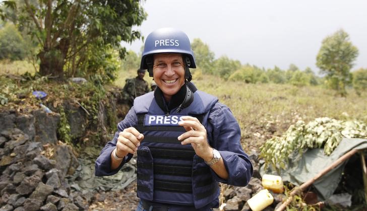 © Reuters. Al Jazeera journalist Peter Greste poses for a photograph in Kibati village, near Goma in the eastern Democratic Republic of Congo