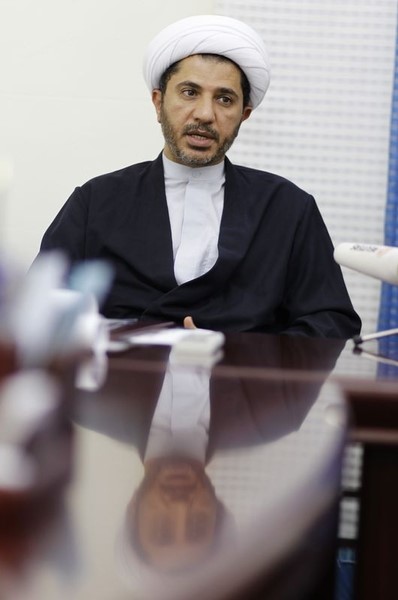 © Reuters. البحرين تستنكر التدخل الخارجي بعد انتقاد واشنطن لاعتقال زعيم المعارضة