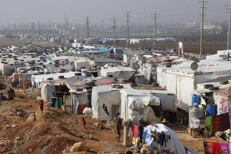 © Reuters. مسؤول أمني: لبنان يشدد شروط دخول السوريين إلى أراضيه