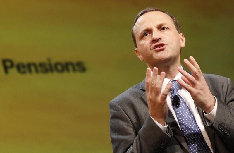 © Reuters. Britain's Minister of Sate for Pensions Steve Webb speaks during the Liberal Democrats annual autumn conference in Birmingham