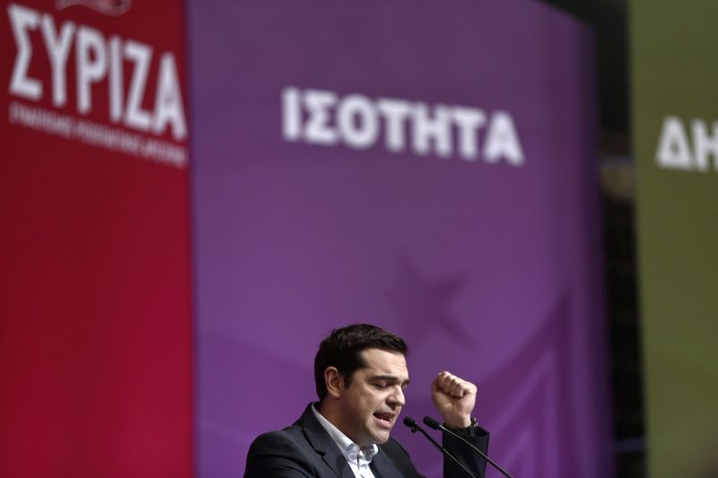 © Reuters. Una encuesta en Grecia da a Syriza 3,1 puntos de ventaja