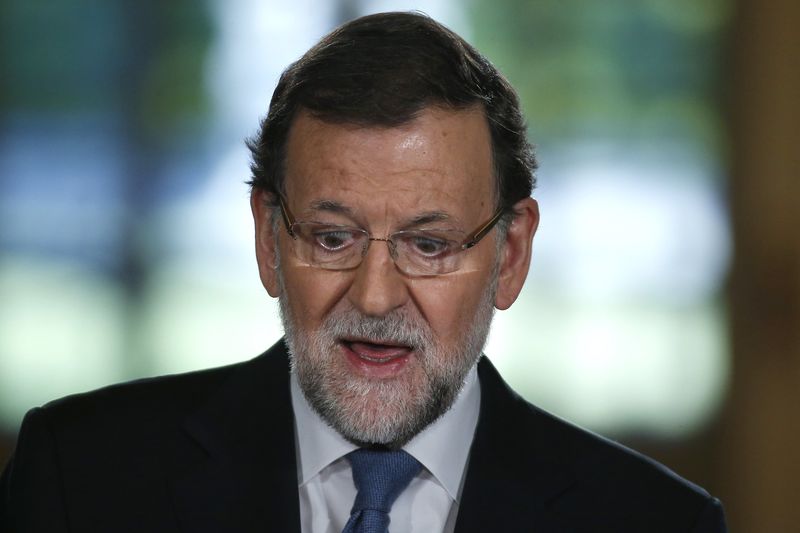 © Reuters. El PP encabeza encuesta electoral en España, Podemos iguala al PSOE