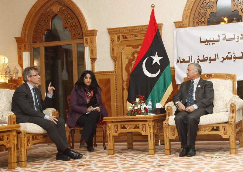 © Reuters. Nouri Abusahmain, the head of Libya's General National Congress meets with Bernardino Leon Special Representative United Nations for Libya in Tripoli