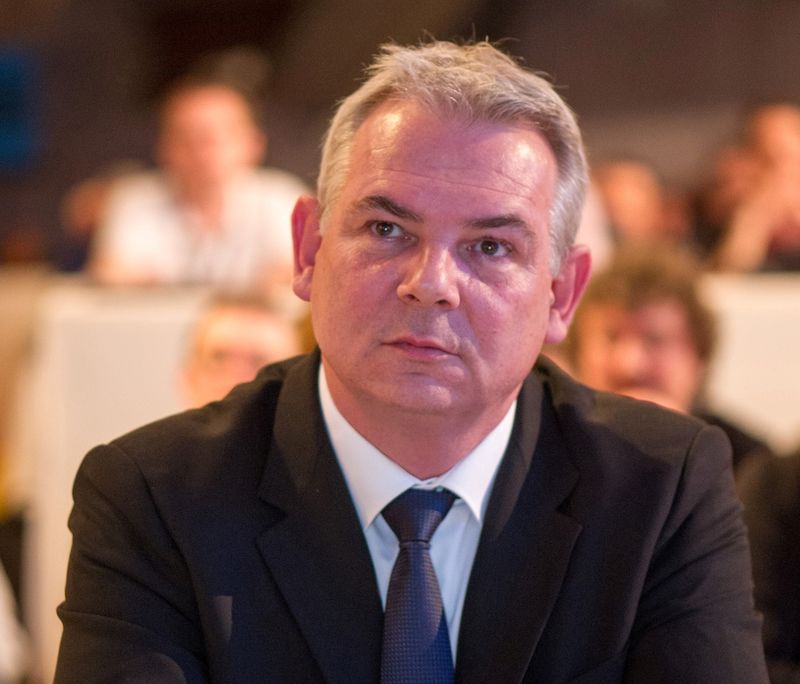 © Reuters. LOUIS VIANNET, ANCIEN SECRÉTAIRE GÉNÉRAL DE LA CGT, APPELLE À SON TOUR THIERRY LEPAON À LA DÉMISSION