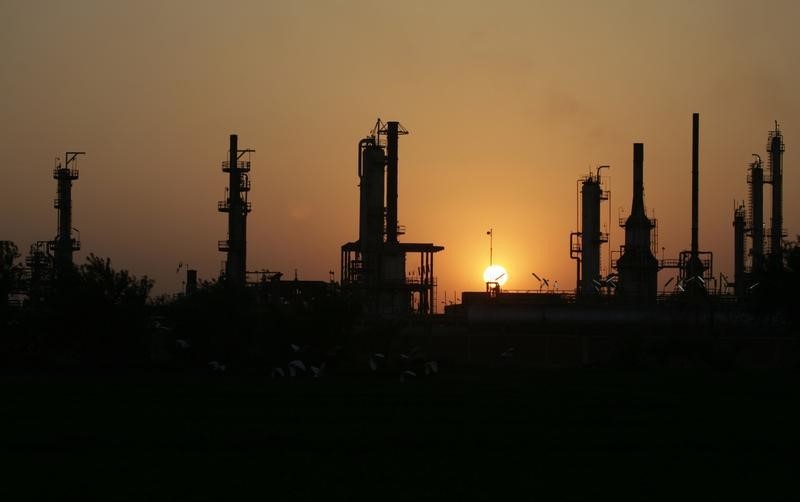 © Reuters. جنوب الوادي المصرية للبترول تطرح 10 مناطق للتنقيب عن النفط